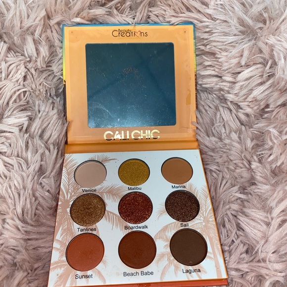 CaliChic Eyeshadow Palette - Picture 1 of 2